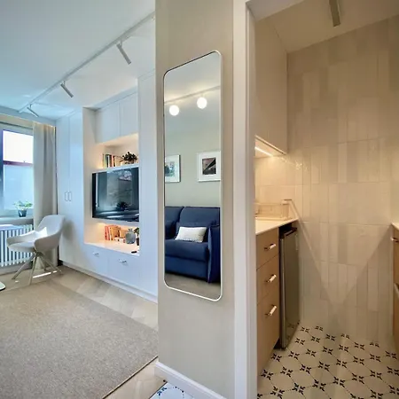Urban Balance With Balcony - By Upstairs Daire *